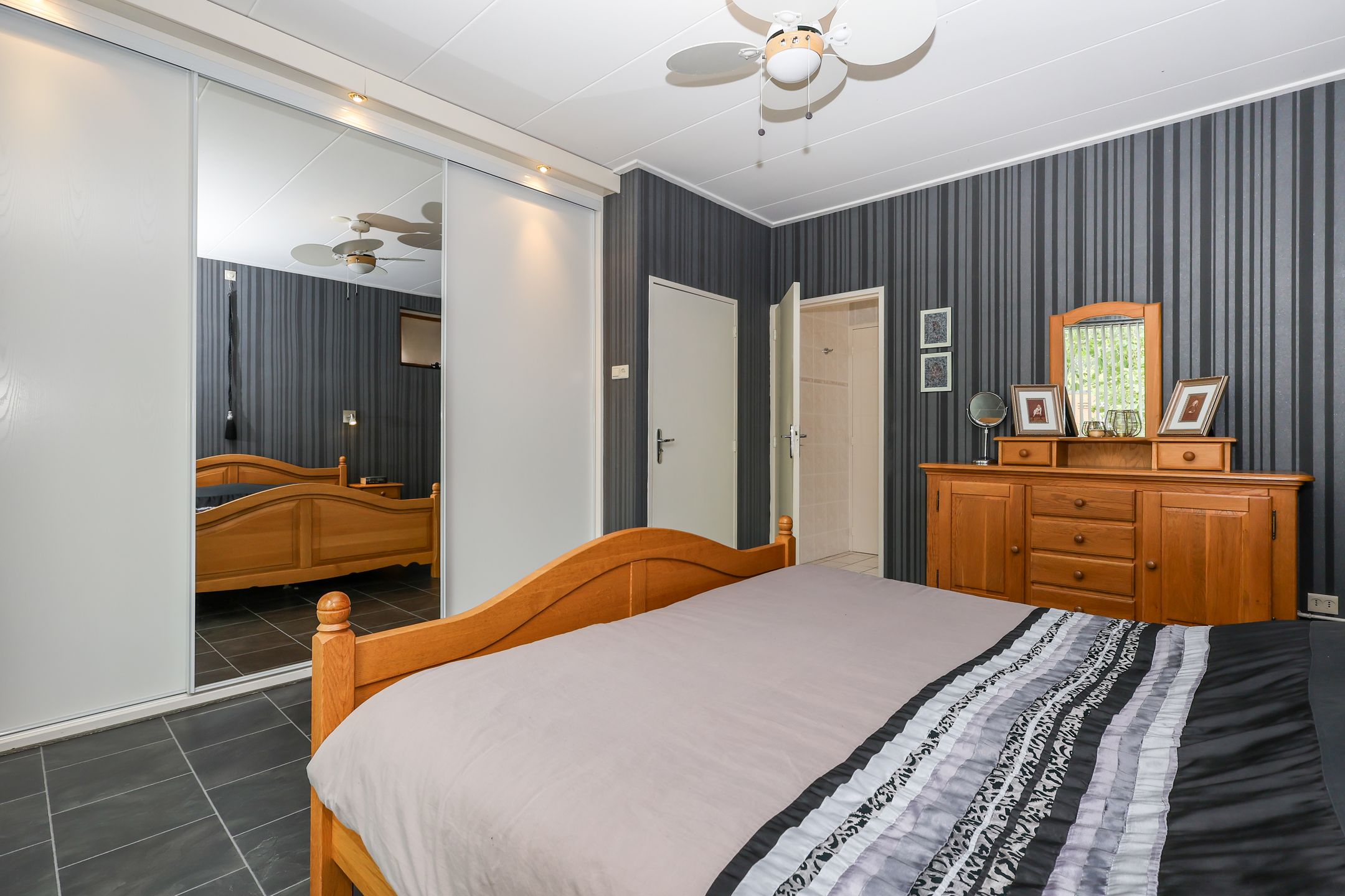 Photo 36 of Stationsweg 39