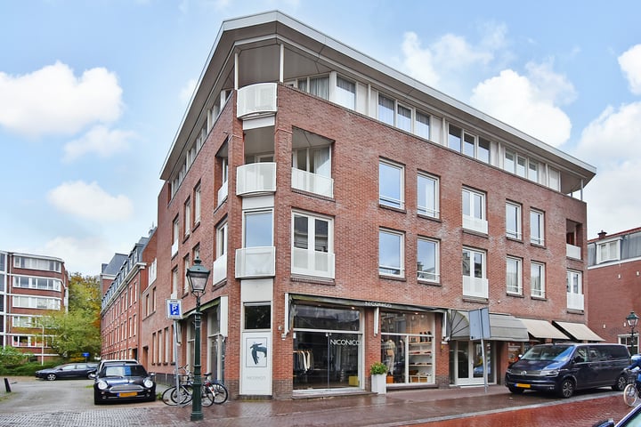 View photo 4 of Frederikstraat 39