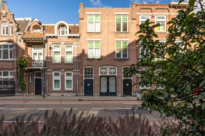 View photo 2 of Brugstraat 4-B