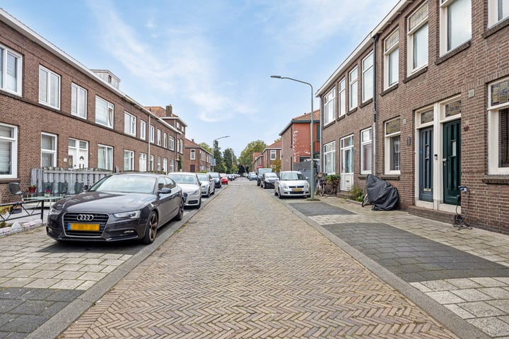 Bekijk foto 2 van Camphuijzenstraat 25