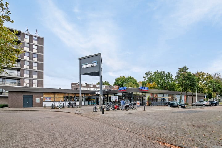 Bekijk foto 30 van Kastelenplein 3