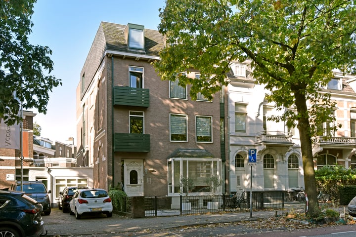 Bekijk foto 1 van Mr. Franckenstraat 84