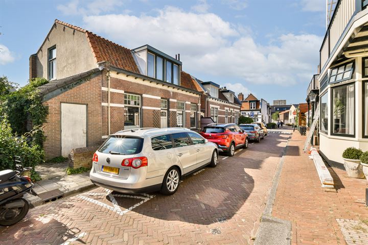 Bekijk foto 2 van van Ostadestraat 4