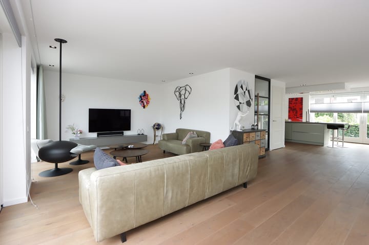 Foto 10 van Niels Bohrstraat 4