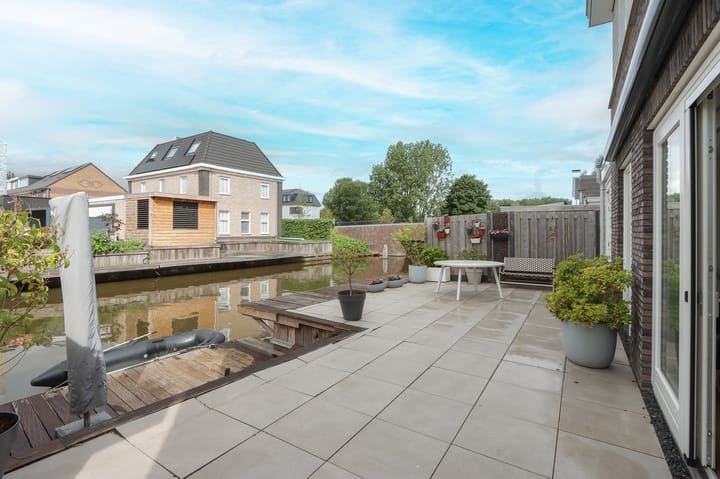 Foto 20 van Niels Bohrstraat 4