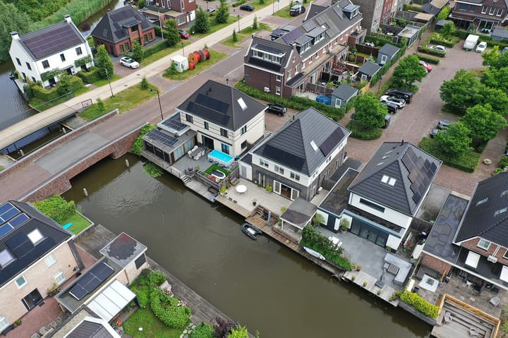 Foto 26 van Niels Bohrstraat 4