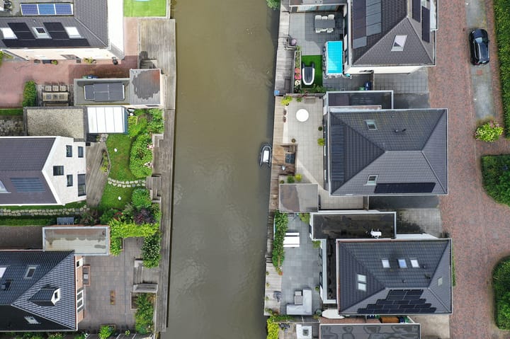 Foto 27 van Niels Bohrstraat 4