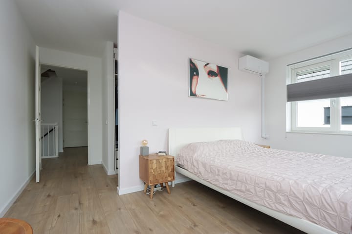 Foto 38 van Niels Bohrstraat 4