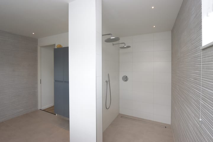 Foto 42 van Niels Bohrstraat 4