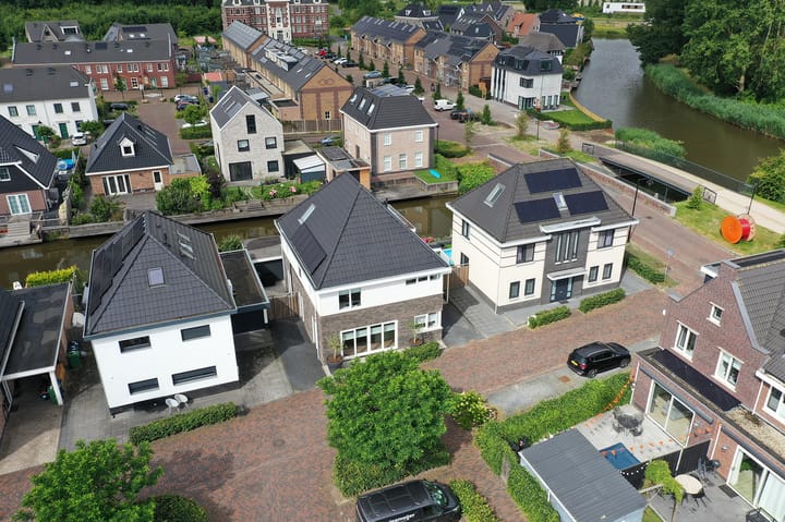 Foto 51 van Niels Bohrstraat 4