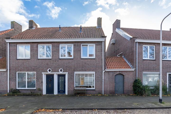 Bekijk foto van Professor Kernkampstraat 38