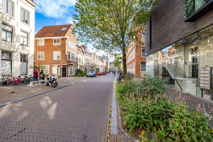 Bekijk foto 3 van Vrouwjuttenstraat 38