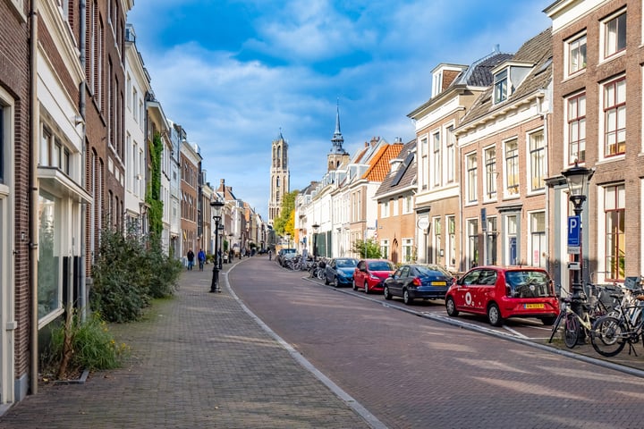 Bekijk foto 4 van Vrouwjuttenstraat 38