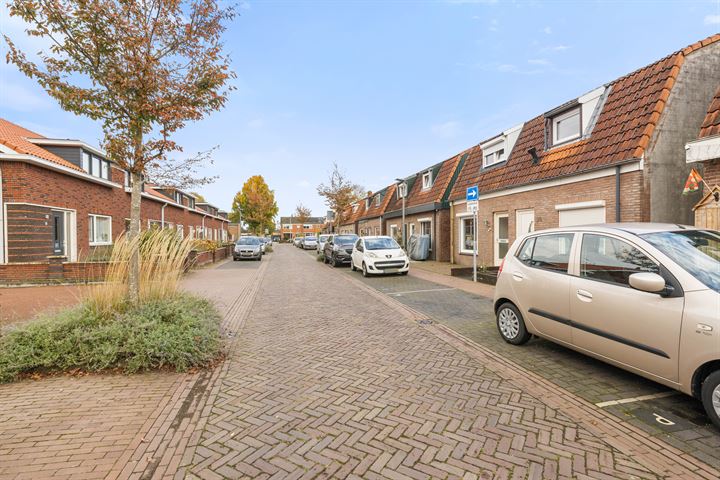 Bekijk foto 30 van Tjibbe Knolstraat 30