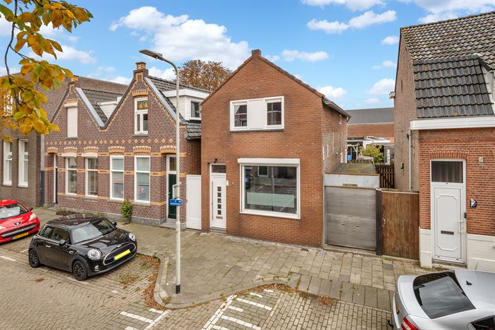 Bekijk foto 3 van Emmastraat 90