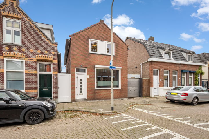 Bekijk foto 36 van Emmastraat 90