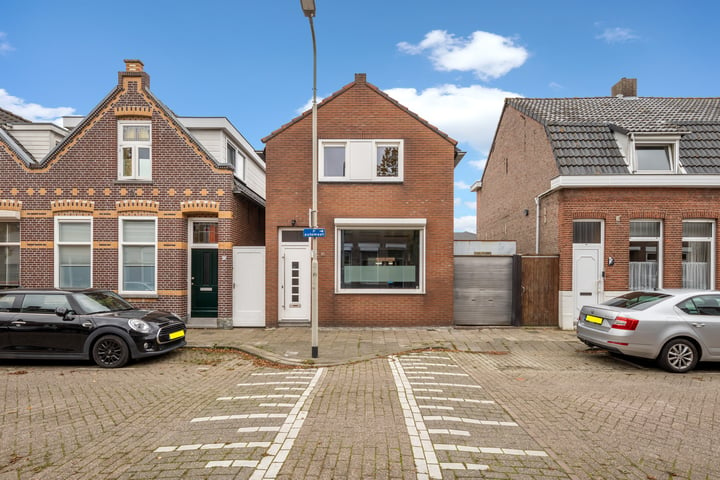 Bekijk foto 37 van Emmastraat 90