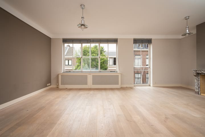 Photo 6 of Willemstraat 89-B