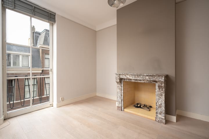 Photo 9 of Willemstraat 89-B