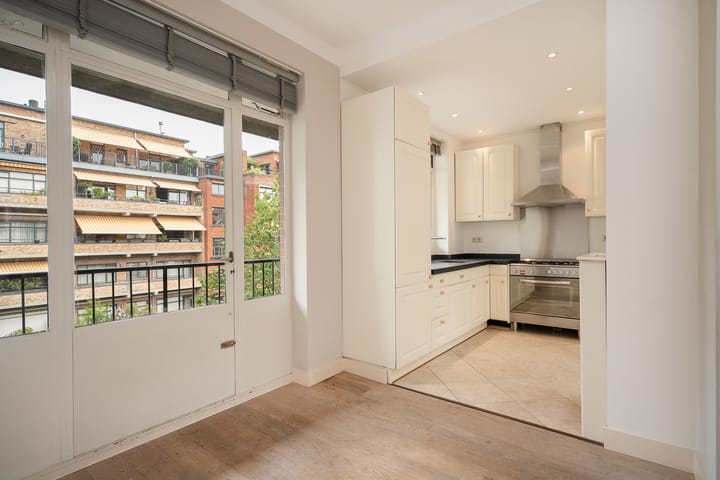 Photo 14 of Willemstraat 89-B