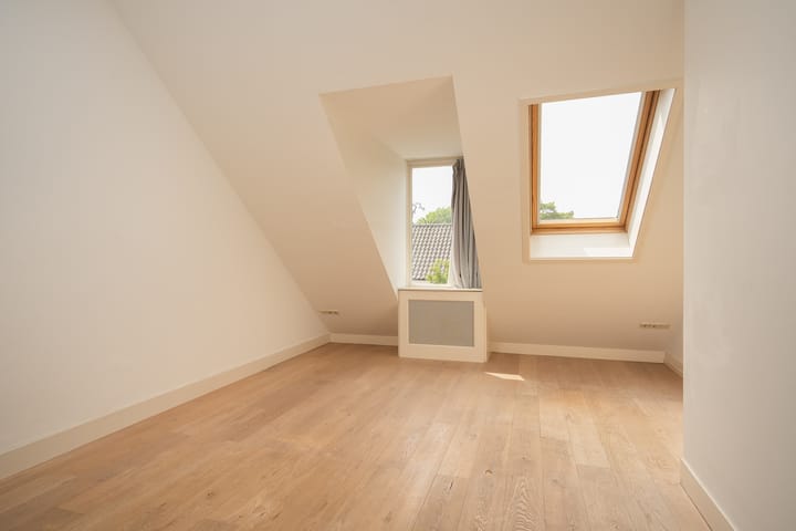 Photo 19 of Willemstraat 89-B