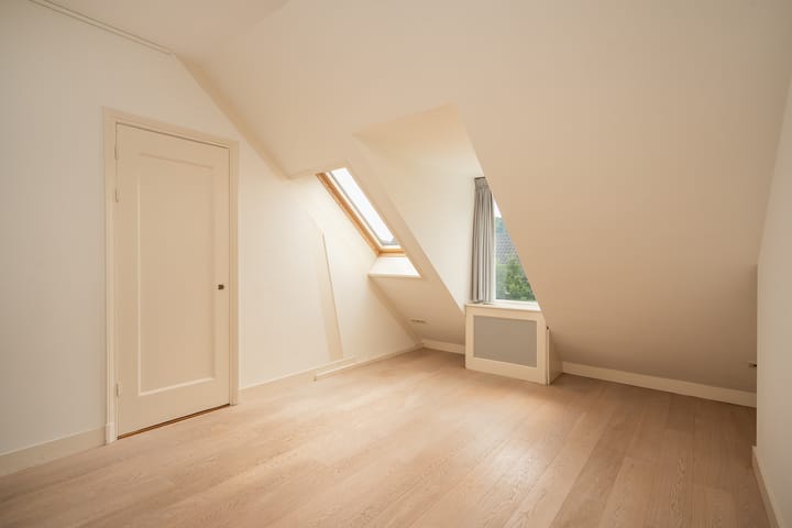 Photo 22 of Willemstraat 89-B