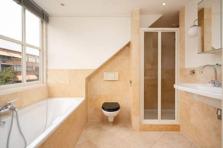 Photo 24 of Willemstraat 89-B