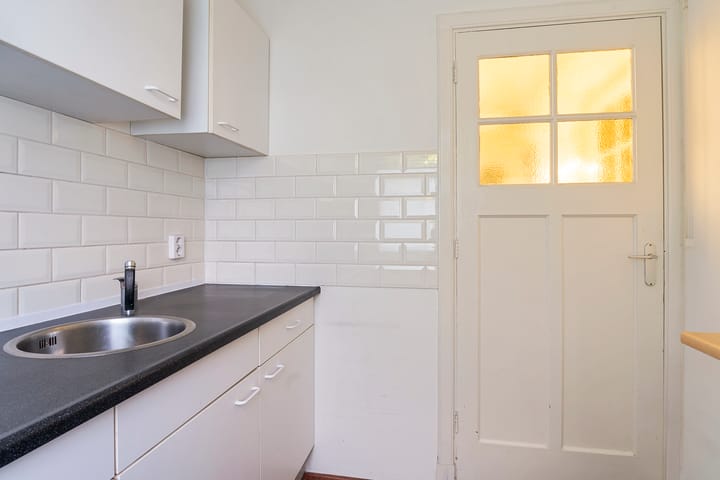 Photo 15 of Hugo de Grootstraat 304