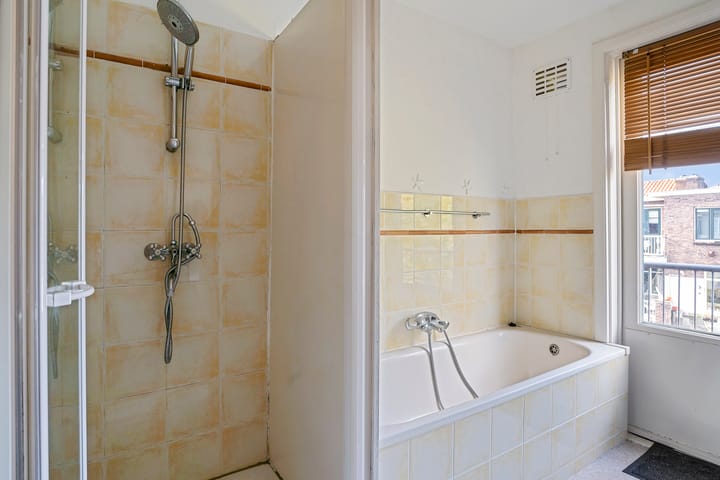 Photo 21 of Hugo de Grootstraat 304