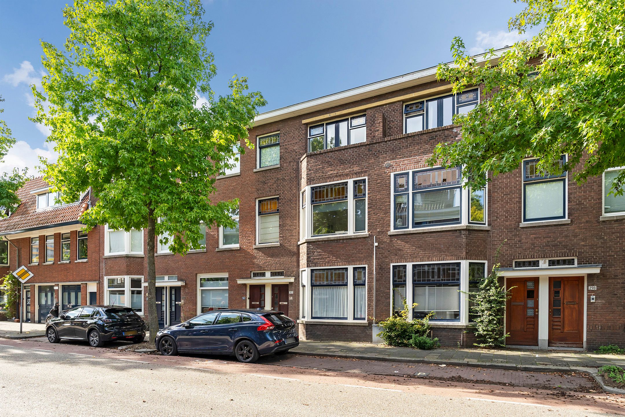 Photo 24 of Hugo de Grootstraat 304