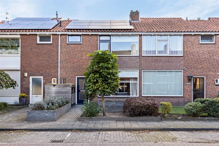 Bekijk foto 1 van J.J. Verbeetenstraat 3