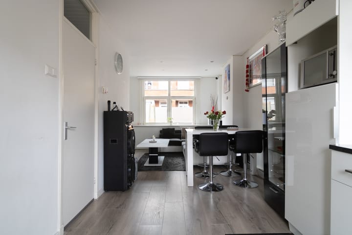 Photo 7 of Lange Singelstraat 105-C