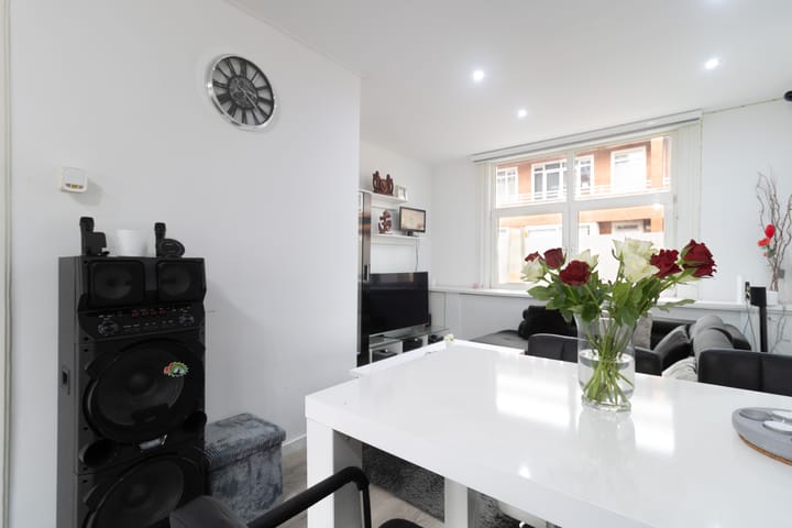 Photo 8 of Lange Singelstraat 105-C