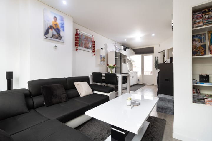 Photo 11 of Lange Singelstraat 105-C