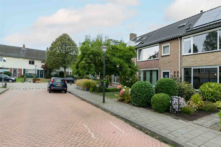 Bekijk foto 6 van Varenstraat 12