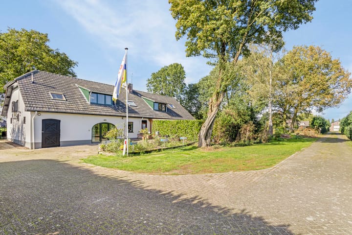 Photo 2 of Mgr Aertsstraat 52