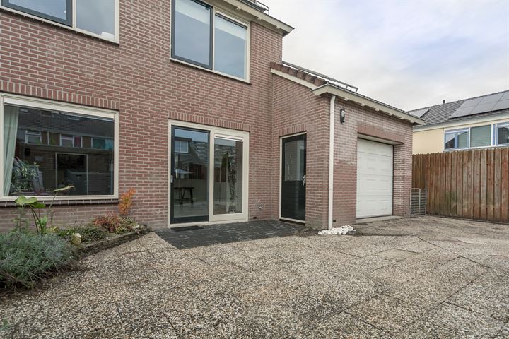 Bekijk foto 35 van Mendelssohnstraat 22