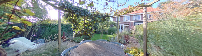 View 360° photo of Achtertuin of Robert Johnsonstraat 41