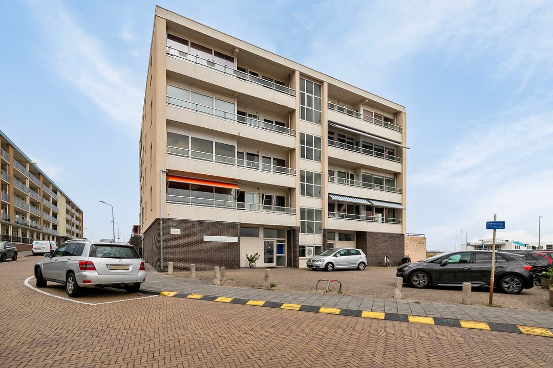 Photo 7 of Burgemeester van Alphenstraat 59-F10