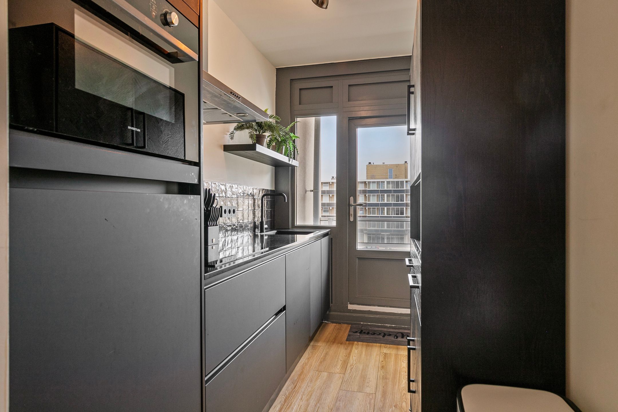 Photo 6 of Burgemeester van Alphenstraat 59-F10