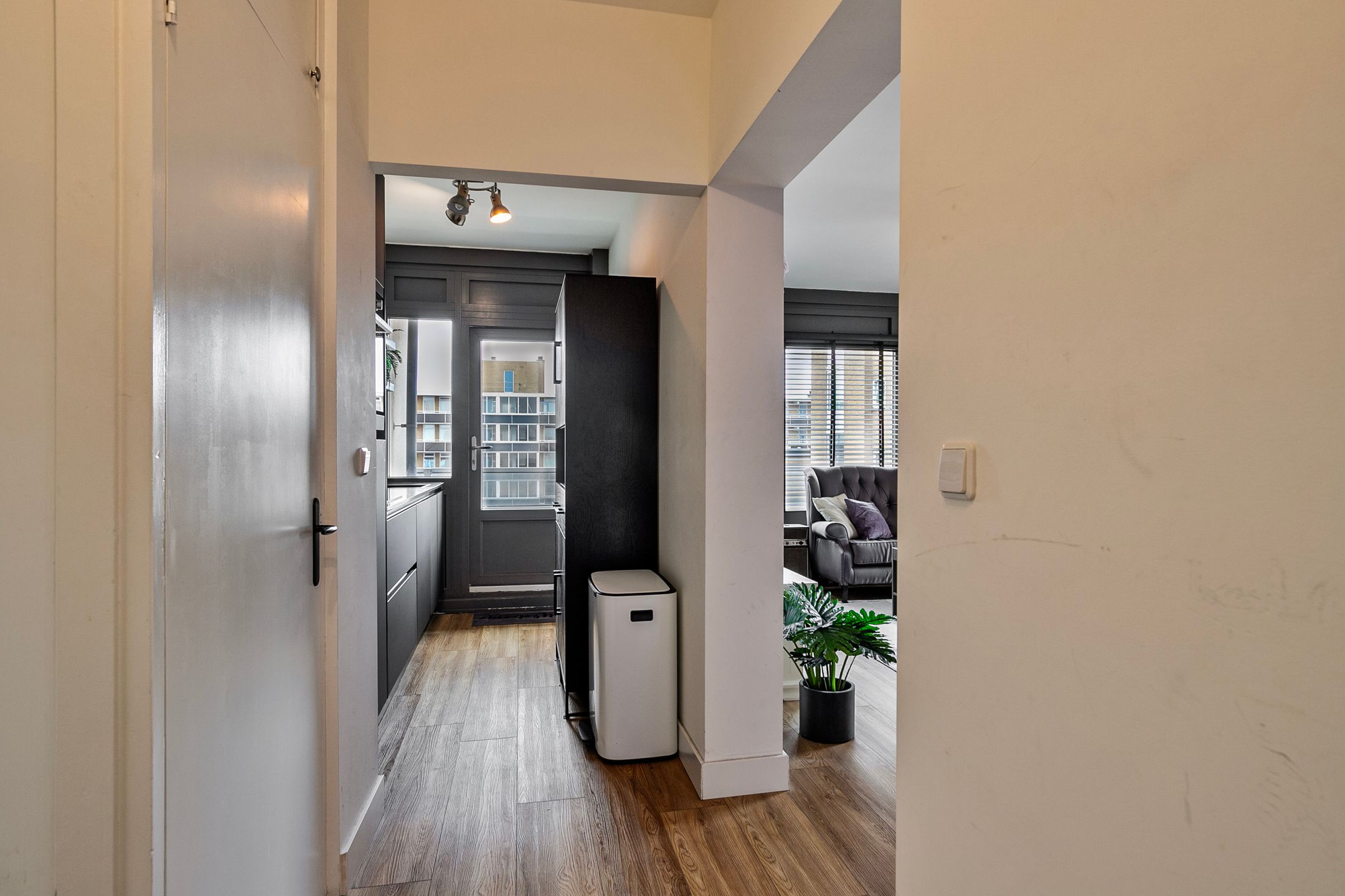 Photo 15 of Burgemeester van Alphenstraat 59-F10