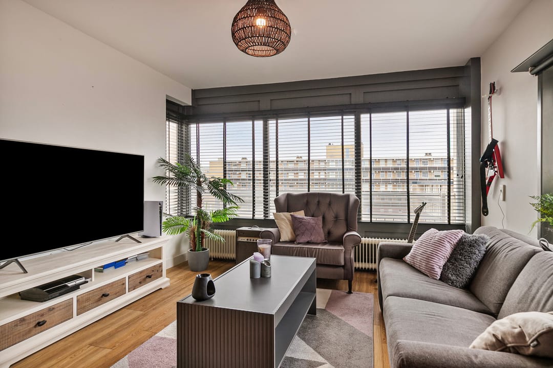 Photo 1 of Burgemeester van Alphenstraat 59-F10