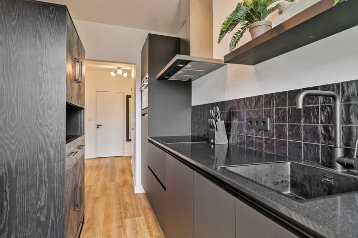 Photo 3 of Burgemeester van Alphenstraat 59-F10