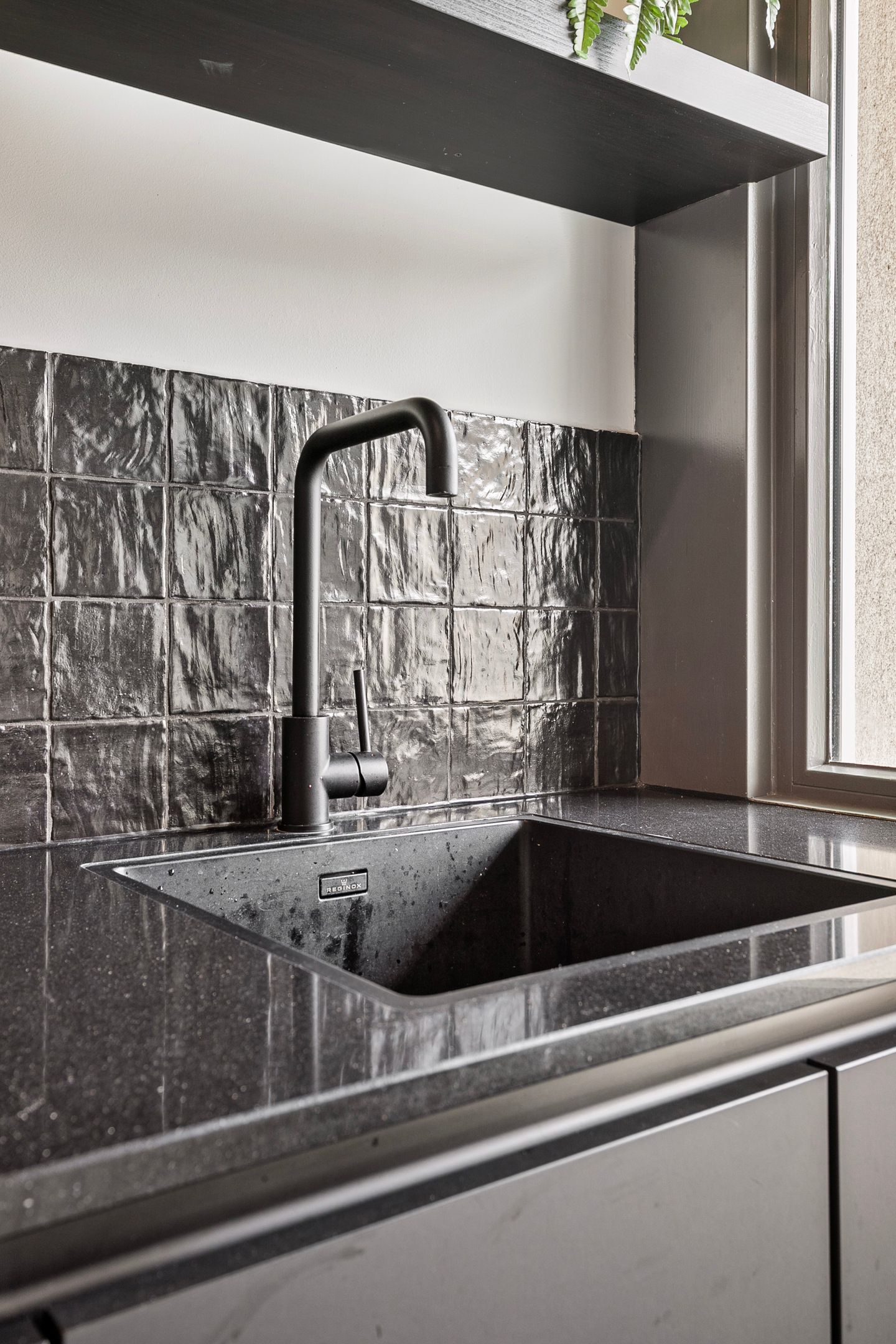 Photo 20 of Burgemeester van Alphenstraat 59-F10