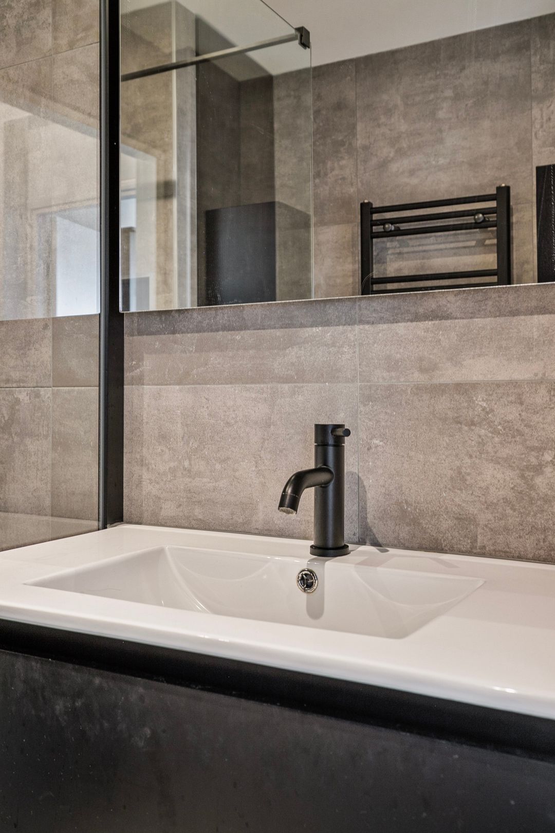 Photo 23 of Burgemeester van Alphenstraat 59-F10