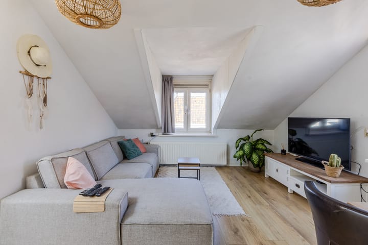 Photo 23 of Voorstraat 81