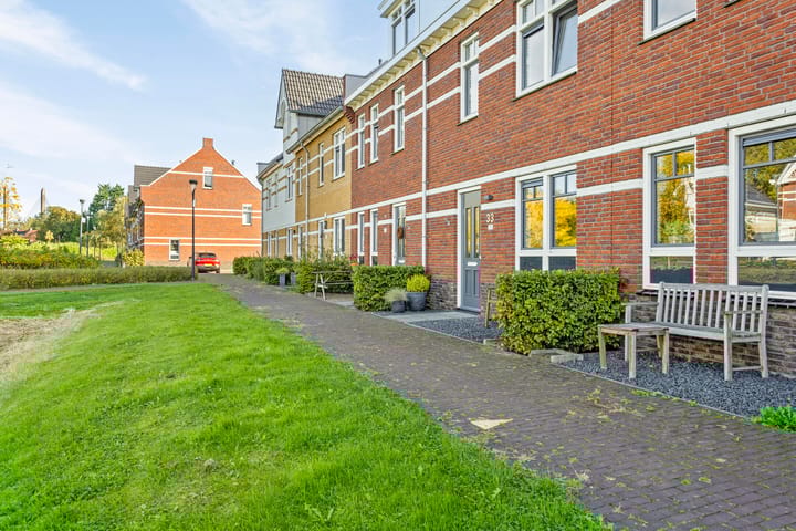 Foto 36 van Tinbergenplantsoen 33