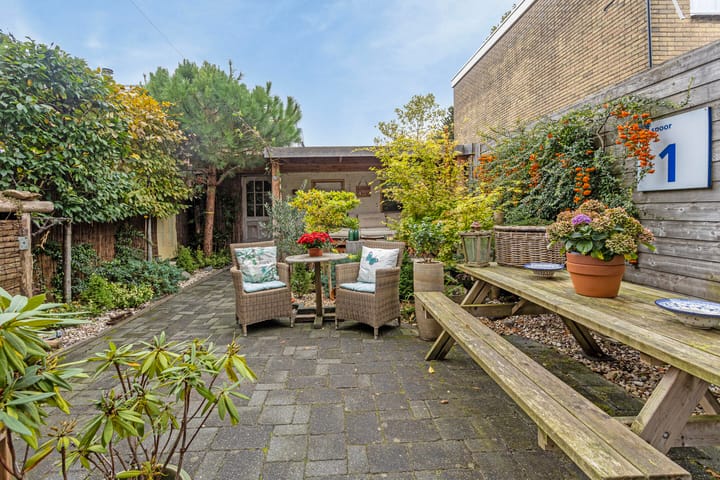 Foto 33 van Augustusbloemweg 21