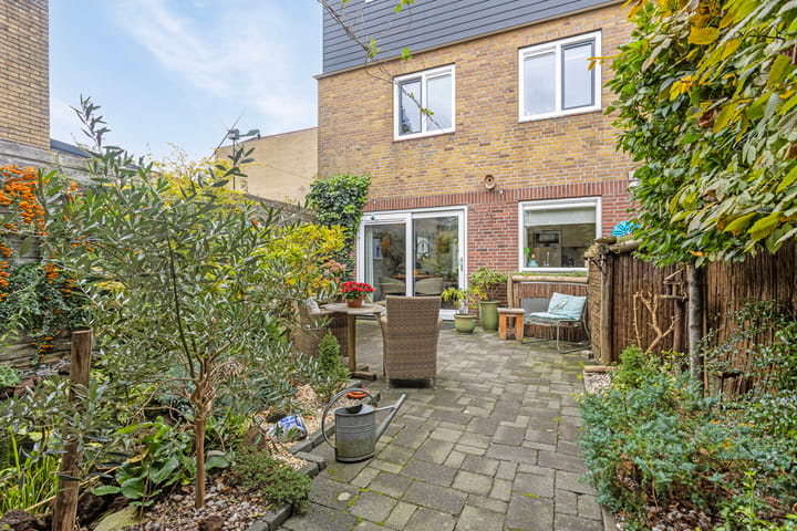 Foto 36 van Augustusbloemweg 21