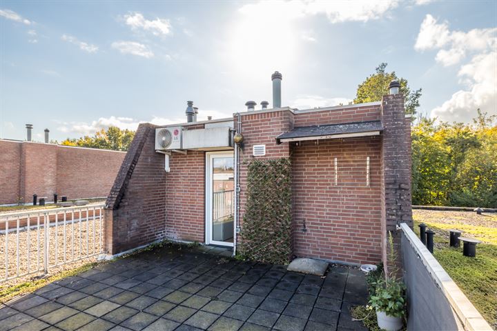 View photo 22 of Landvoogdstraat 17